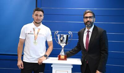 Rövşən Nəcəf SOCAR-ın minifutbol komandası ilə görüşdü -