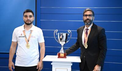 Rövşən Nəcəf SOCAR-ın minifutbol komandası ilə görüşdü -
