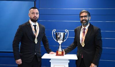 Rövşən Nəcəf SOCAR-ın minifutbol komandası ilə görüşdü -