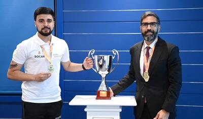 Rövşən Nəcəf SOCAR-ın minifutbol komandası ilə görüşdü -