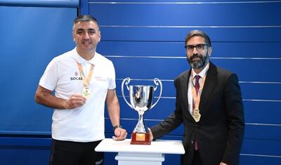 Rövşən Nəcəf SOCAR-ın minifutbol komandası ilə görüşdü -