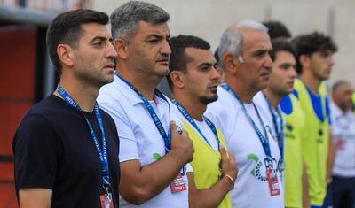 Onun üstündə mübahisə və ya bir zənglə baş məşqçi olanın çəkingənliyi