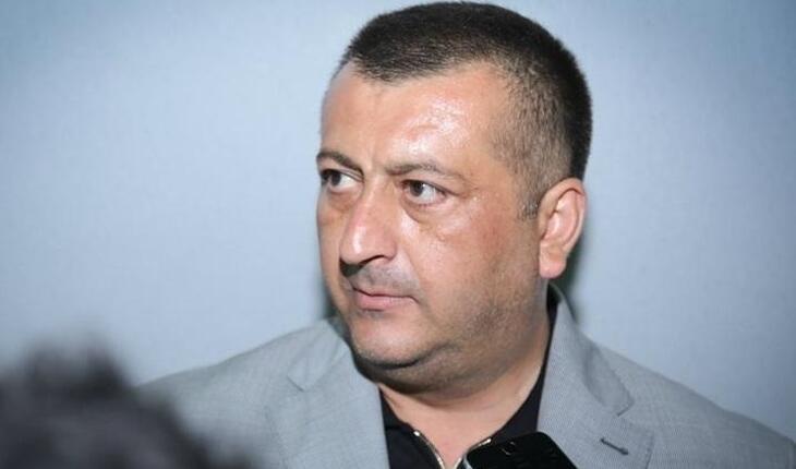 Federasiya prezidenti komandaya “əl qoydu”, baş məşqçinin səlahiyyətlərinə “şərik oldu”