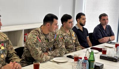 “Kəpəz”in İdarə Heyətinin sədri müharibə veteranlarına diqqət göstərdi -