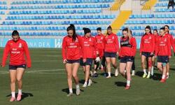 https://www.sportinfo.az/idman_xeberleri/qadin_futbolu/262892.html